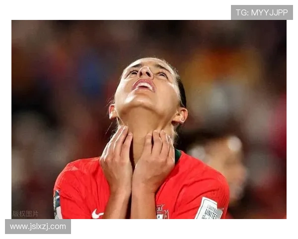 暴风雨中葡萄牙女足赛失温送医