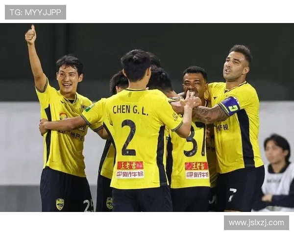 广州豹大胜梅州攀顶中甲 20岁新星替补建功